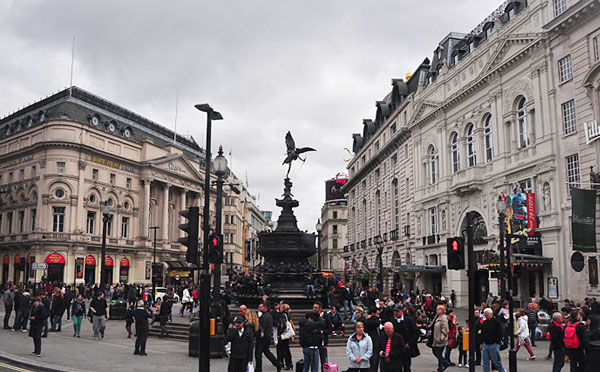 注冊(cè)英國(guó)公司后，董事能否以該公司名義辦理赴英簽證
